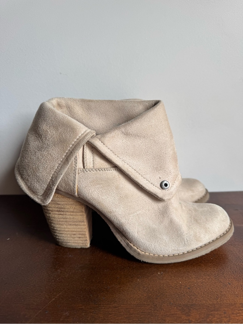 💗5 for $25💗 Sbicca Chord Beige Suede Fold-Over Ankle Boots Booties